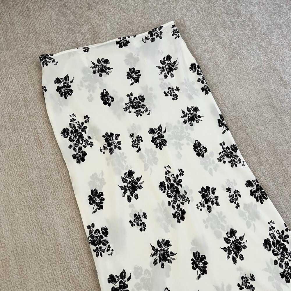 House of Harlow 1960 Black & White Floral Maxi Skirt - Picture 3 of 12